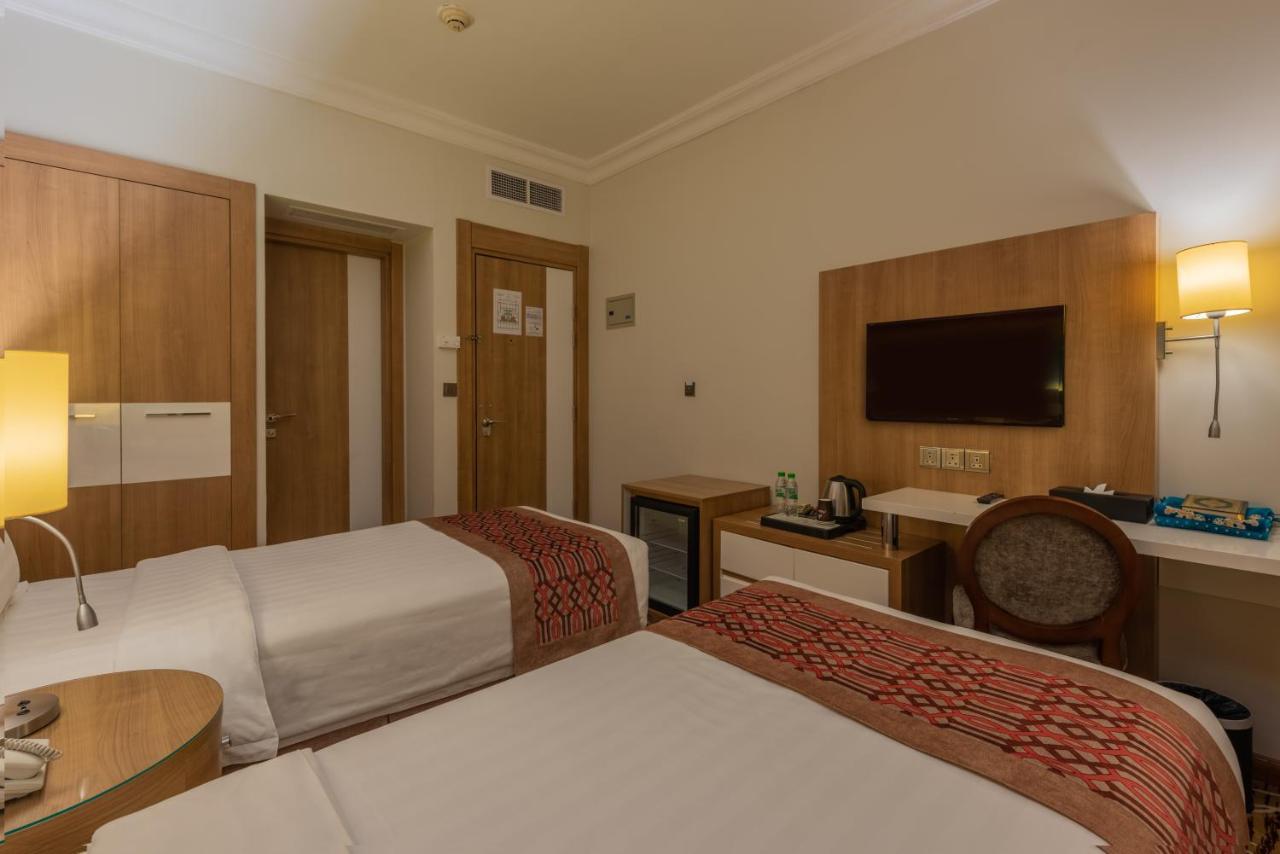 אל-מדינה Al Madina Golden Hotel מראה חיצוני תמונה